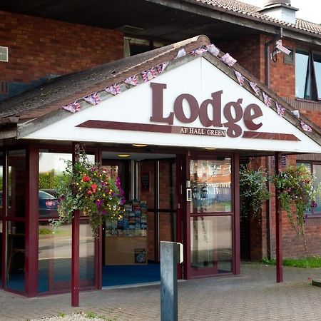 The Lodge Hotel Бирмингем Экстерьер фото