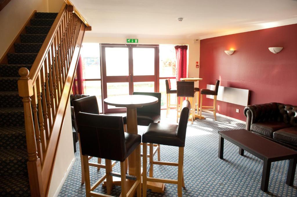 The Lodge Hotel Бирмингем Экстерьер фото