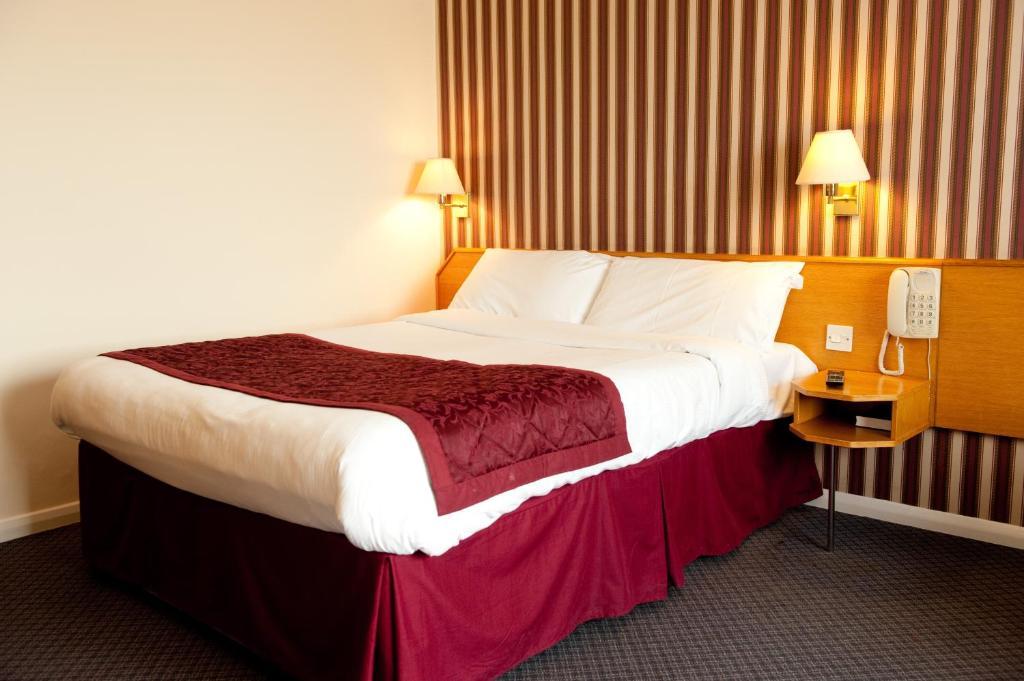 The Lodge Hotel Бирмингем Экстерьер фото