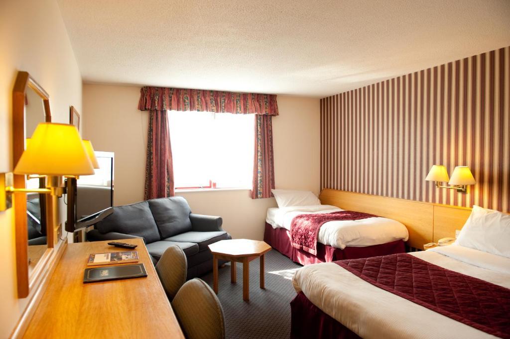 The Lodge Hotel Бирмингем Экстерьер фото