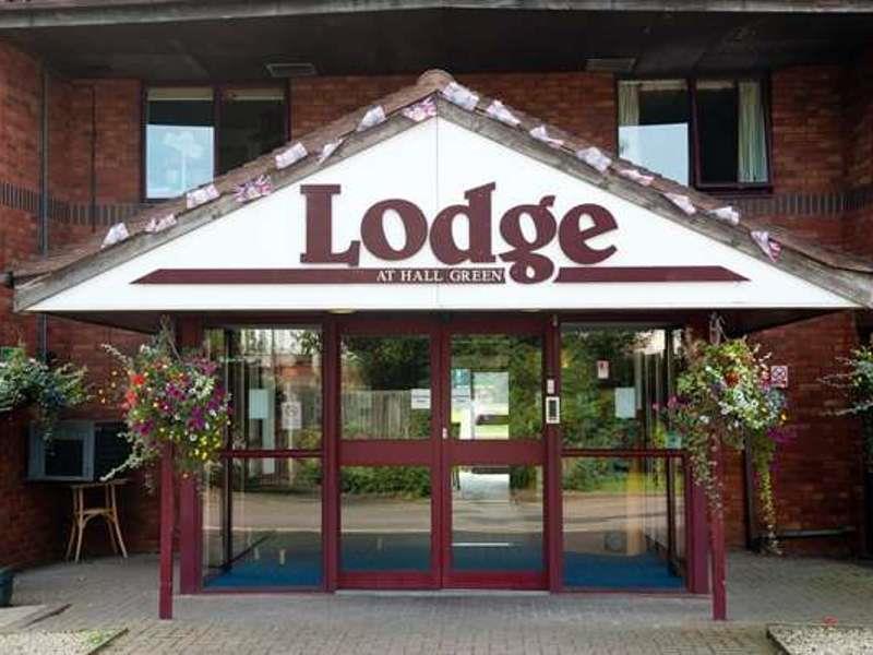 The Lodge Hotel Бирмингем Экстерьер фото