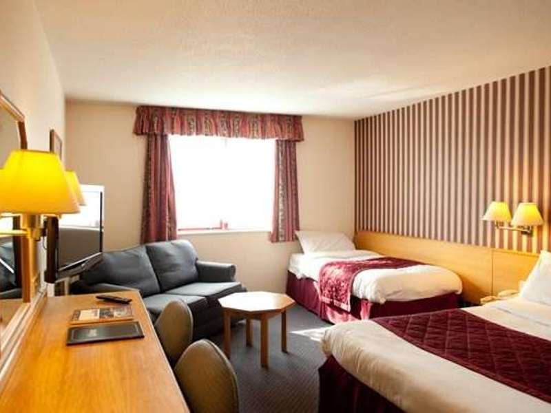 The Lodge Hotel Бирмингем Экстерьер фото