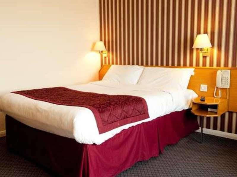 The Lodge Hotel Бирмингем Экстерьер фото