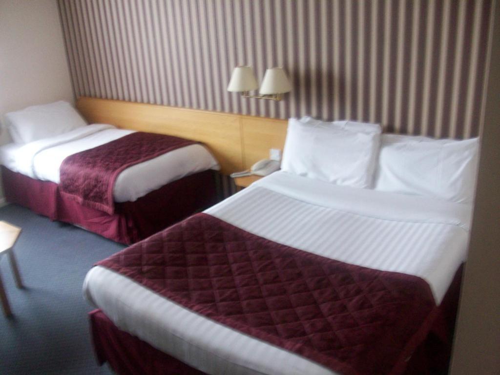 The Lodge Hotel Бирмингем Экстерьер фото