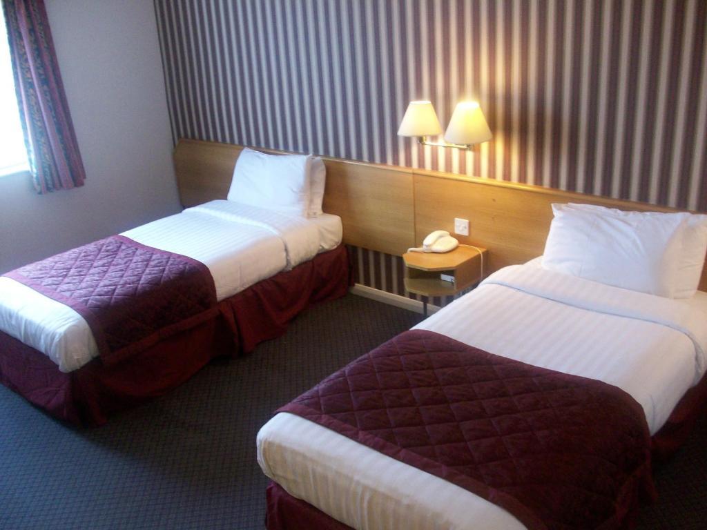 The Lodge Hotel Бирмингем Экстерьер фото